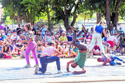 Laura Murphy Dance ahir a la Ciutat Trepat amb l’espectacle ‘Abacus’.