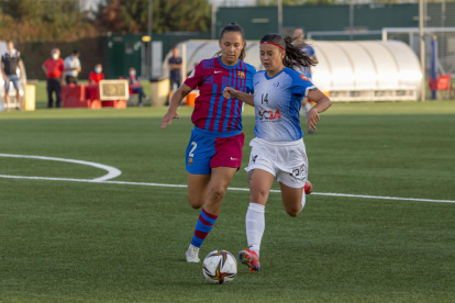 Les jugadores de l’AEM celebren el gol de Natalia.