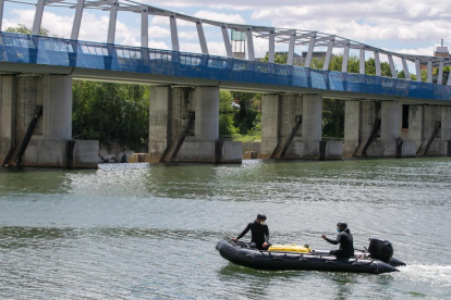 Hallan el cadáver del menor desaparecido en el río Ebro