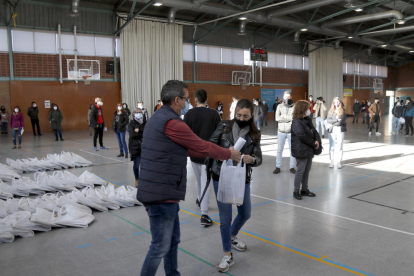 Los 132 responsables y asistentes sanitarios de Lleida reciben las últimas indicaciones para la jornada electoral