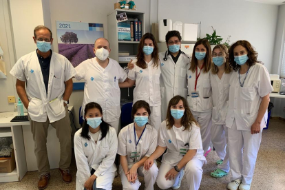 Foto de familia del equipo del Servicio de Nefrología del hospital Arnau de Vilanova de Lleida. 