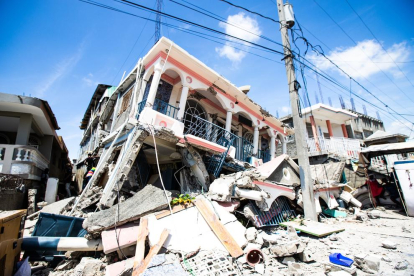 El terremoto de ayer ha sembrado la destrucción en uno de los países más pobres del planeta.