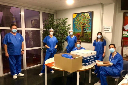 Imagen del equipo que administró las vacunas en una de las residencias de Bellpuig. 