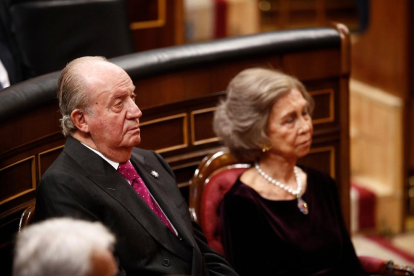 Juan Carlos I, en un acto público con la reina Sofía, por el 40 aniversario de la Constitución.