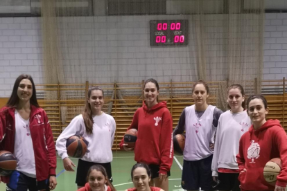 El primer equipo del CB Lleida ayer en el pabellón de Cappont.