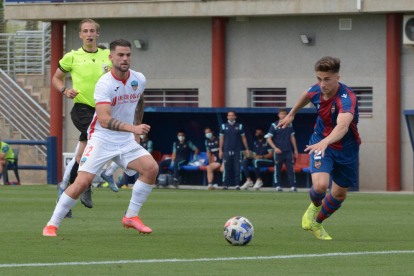 El Lleida es va emportar tres punts d’or de la Ciutat Esportiva de Bunyol.