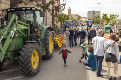 Treinta y ocho tractores tomaron ayer la avenida Duran i Sanpere de la capital de la Segarra. 