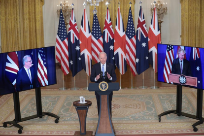 Biden durante la presentación del pacto junto a los primeros ministros de Australia y Reino Unido.