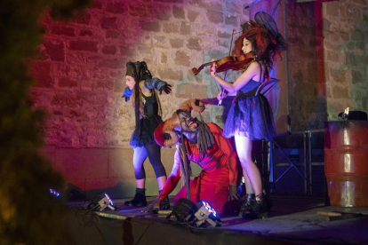 Alea Teatre representó el viernes en Cervera ‘Inferno’, en el inicio de la semana cultural Isagoge.
