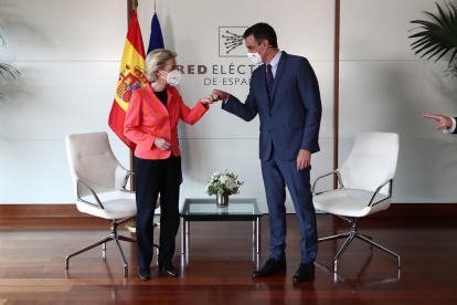 La reunió de la presidenta de la Comissió Europea, Ursula von der Leyen, i el president del govern espanyol, Pedro Sánchez, a Madrid per l'aprovació de pla espanyol.