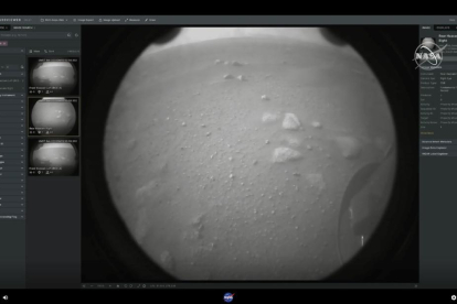 Primera imagen captada por el rover desde el planeta rojo. 