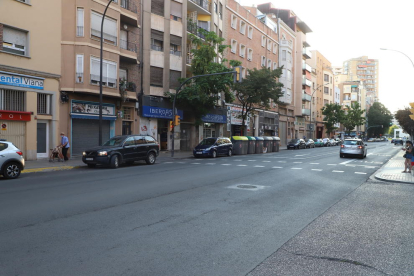 L’accident va tenir lloc en aquest tram del carrer Príncep de Viana.