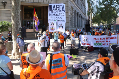 La última concentración de pensionistas ante la sede del Banco de España en Barcelona.