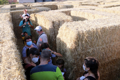 Joves de Sant Ramon organitzen un laberint de palla a l'agost per dinamitzar el municipi i atraure visitants
