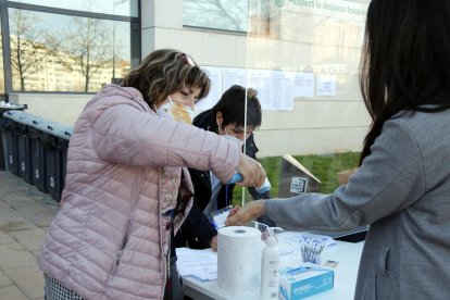 Unas 300 personas se examinan para conseguir plaza a la Diputación de Lleida en las primeras grandes oposiciones en 10 años