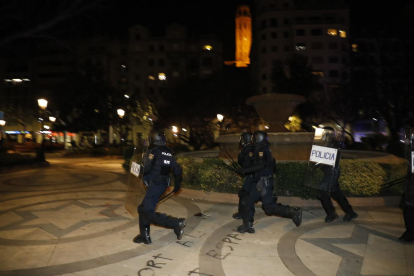 La manifestació, que va sortir de Ricard Viñes, va congregar un miler de persones.