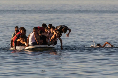 Las fuerzas de seguridad marroquíes impidieron el paso de migrantes a Ceuta y desalojaron a los que esperaban en la frontera para cruzar.