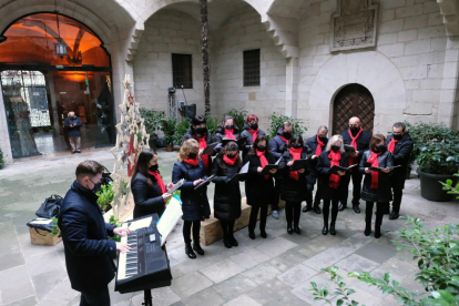 Moment de l’espectacle nadalenc d’ahir de la coral de l’Orfeó Lleidatà al qual van assistir unes 850 persones.