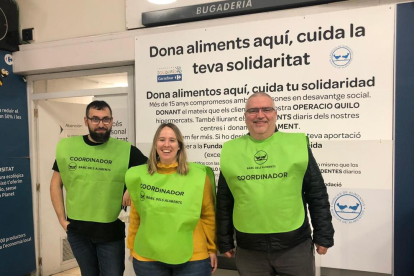 Voluntàries informant ahir la ciutadania a Balaguer.