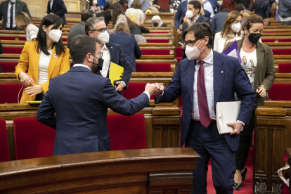 Gonzàlez-Cambray, a l’esquerra, rellevarà Bargalló, a la dreta.