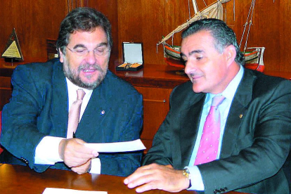 El ministro Cañete, como muchos otros, en una visita a la lonja.