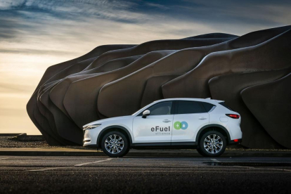 Mazda anuncia que s'ha convertit en el primer fabricant d'automòbils a unir-se a la iniciativa europea eFuel Alliance per promoure els combustibles respectuosos amb el medi ambient.