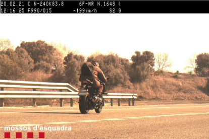 'Cazado' un motorista a 199 kilómetros por hora en la N-240 en Lleida.