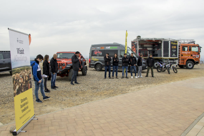 Imatge de la presentació, ahir a Alcoletge, en la qual es van mostrar els vehicles que aniran al Dakar.
