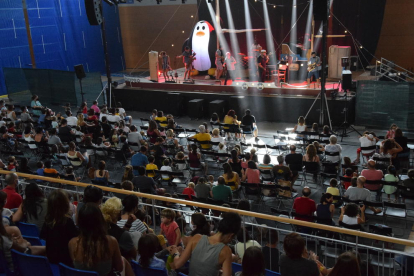 Espectáculo ayer de la banda The Penguins en La Seu d’Urgell. 