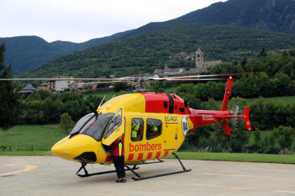 L'helicòpter amb base a Tírvia, al Pallars Sobirà.