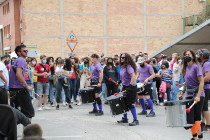 Los gigantes de Mollerussa bailaron, sin mascarilla. 