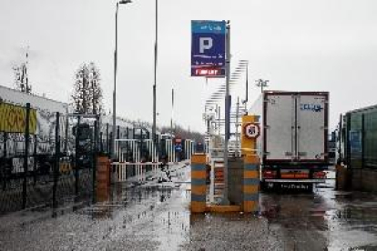 França no exigirà un test PCR als camioners que entrin al seu territori
