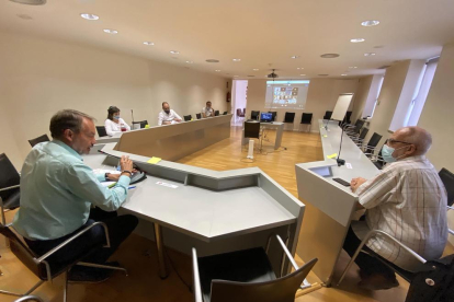 La sesión plenaria del consell que el 9 de septiembre pasado adjudicó el concurso del comedor.