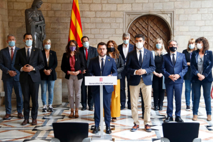 El Govern de Pere Aragonès amb els consellers al Palau de la Generalitat.