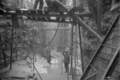 El procés de construcció de la central hidroelèctricade Camarasa, entre els anys 1917 i 1923.