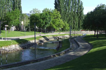 Imagen de archivo de un canal del Parc del Segre de la Seu d'Urgell.
