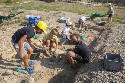 L’objectiu d’aquest curs és que els més petits coneguin l’arqueologia com a disciplina científica.