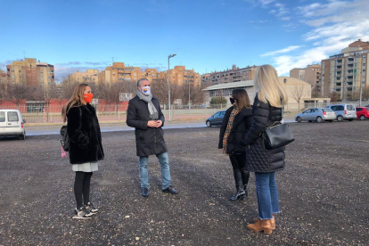 Meritxell Batet durante su visita de ayer a la capital del Segrià. 