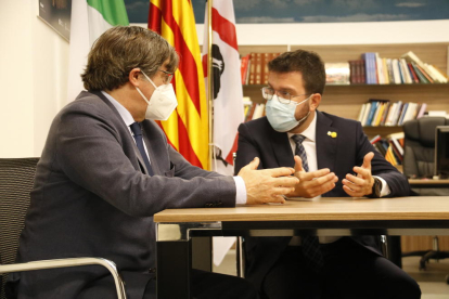 Aragonés apoya a Puigdemont en Alguer y exige la retirada de las órdenes de detención