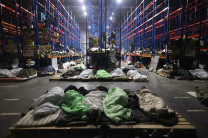 Refugiats en un alberg provisional a prop de la frontera polonesa