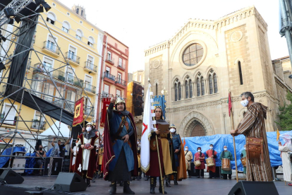 Actuación de Emlan en la plaza de la Sardana, en la Seu Vella. 