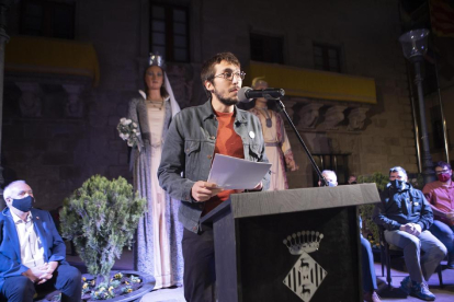 El cineasta Jordi Boquet pronunció el pregón en la plaza Major.