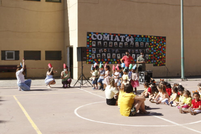 El instituto escuela Torre Queralt organizó una ceremonia de despedida con bailes, premios y muchas ganas de verano. 