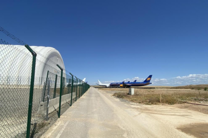 El taller se instalará en uno de los hangares inflables.