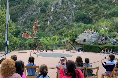 El espectáculo de circo ‘Tope’ de Monopájaroverde inició el festival el pasado jueves en Erill la Vall. 