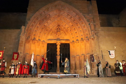 La Porta dels Apòstols de la Seu Vella fue el escenario de la batalla, que terminó en tablas.