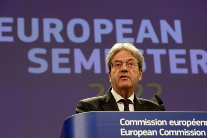El comisario europeo de Economía, Paolo Gentiloni, ayer durante la presentación del informe.