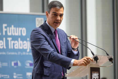 El presidente del Gobierno, Pedro Sánchez, da un discurso durante la inauguración de la jornada 