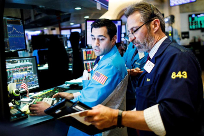 Wall Street cierra en rojo y el Dow baja un 2,53 %, su peor caída del año