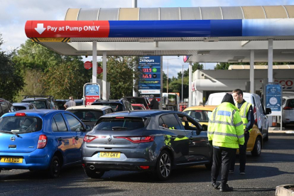 El Regne Unit posa en alerta l'Exèrcit per la falta de combustibles